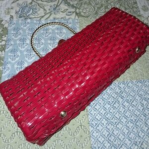 VINTAGE RED WICKER 1950S / 1960S EAST / WEST RECTANGULAR HANDBAG